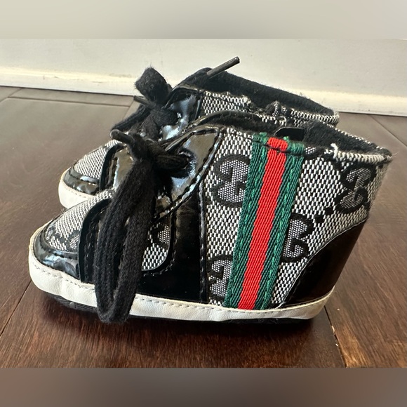 Gucci Baby Grey/Black Crib Shoes - Picture 3 of 8